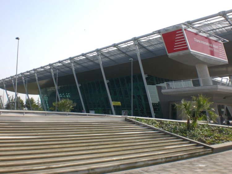 Aeroporti Nënë Tereza