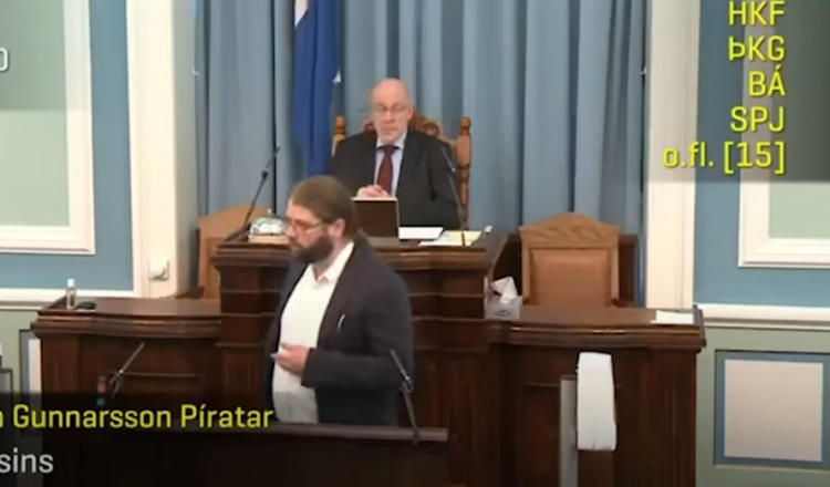 Deputetët në parlamentin e Islandës