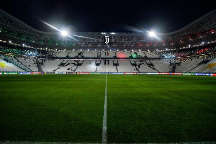Foto ilustruese nga stadiumet në Itali