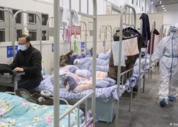 VALA E DYTË E COVID-19/ KAPACITETI MAKSIMAL I SPITALEVE NË ANGLI MUND MBUSHET DERI NË 17 DHJETOR