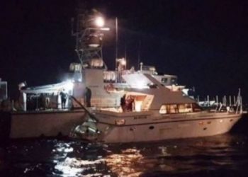 Pamje nga jahti i braktisur në Shëngjin