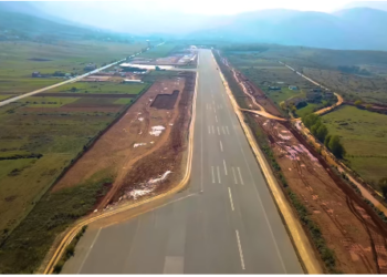 Pamje nga aeroporti i Kuksit