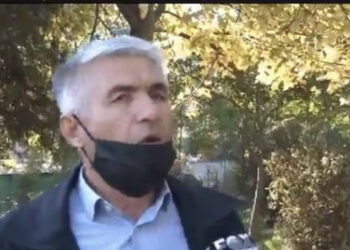 ‘Kam parë pallatin që shkërmoqej’/ Humbi gruan, vajzën dhe mbesën gjatë tërmetit, burri nga Durrësi: Unë jetoj kot, nuk shpëtohen njerëzit me thonj