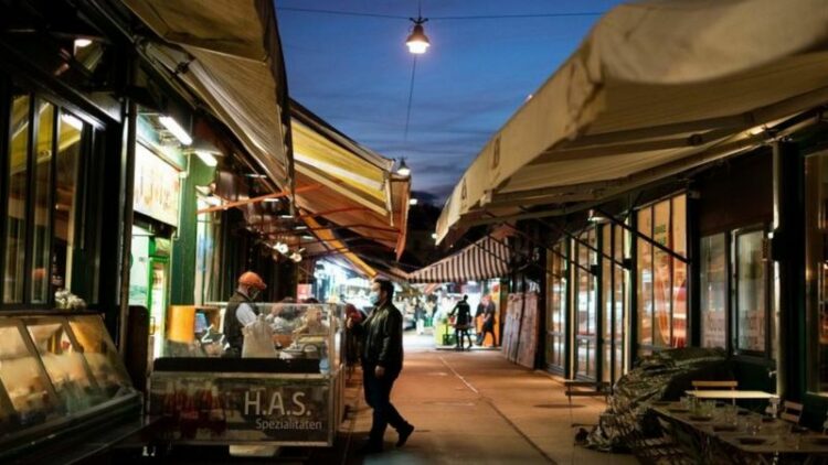 COVID-19/ AUSTRIA DREJT IZOLIMIT TË DYTË TOTAL