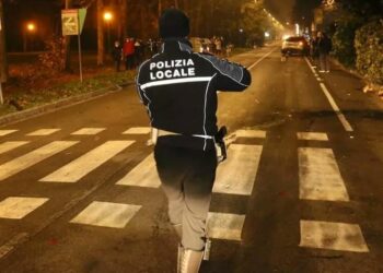 SHQIPTARI NUK NDALON MAKINËN NË VIJAT E BARDHA, TËRHEQ ZVARRË DY VAJZA