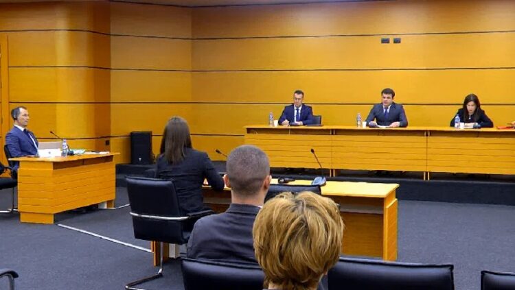 Foto ilustruese nga seanca në KPK