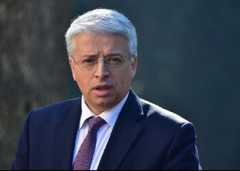 LLESHAJ TAKOHET NË PRISHTINË ME HOMOLOGUN VELIU: GRUPE TE PËRBASHKËTA PUNE PËR TË ZBATUAR MARRËVESHJET POLICORE