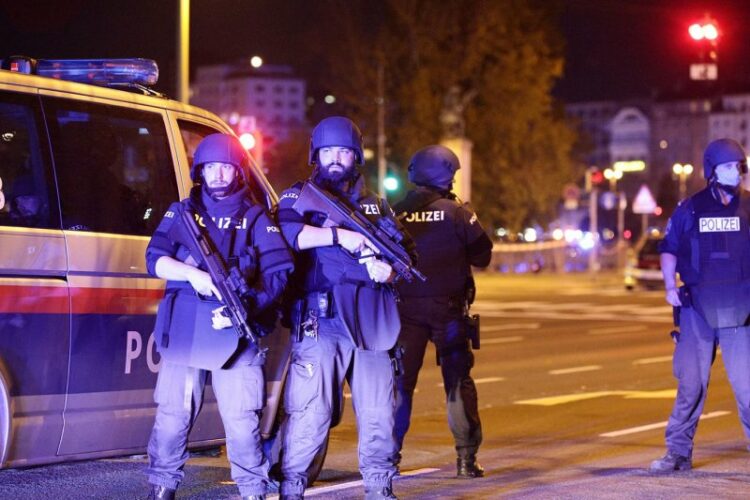 SULMI NË VJENË/ AUTORI DHE NJË NGA VIKTIMAT, SHQIPTARË NGA MAQEDONIA E VERIUT. DËSHMIA E FQINJVE…