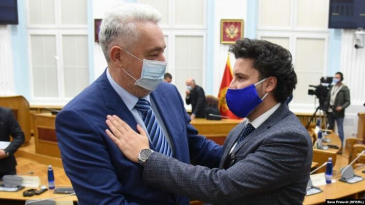 Prezantohet kabineti i ri qeveritar në Mal të Zi, shqiptarit Dritan Abazoviç i besohet posti i zëvendëskryeministrit