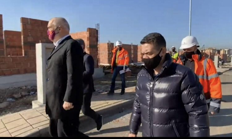 Pas një viti s’është mbyllur akoma ndërtimi! Rama e ka mendjen tek ngjyrat, me merak të madh jep porosinë