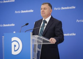 PD publikon listën e udhëtimeve: Për 2 muaj, Olta Xhaçka përdori 22 herë helikopterin ushtarak për fushatën e PS në Dibër