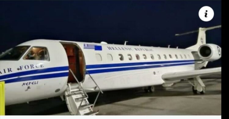 E bllokuar në Mikonos 7-muajshe shtatzënë, zyra e Mitsotakis shpëton 19-vjeçaren shqiptare nga Puka, avioni qeveritar e transporton në spital