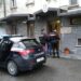 Rreth 7 mijë euro nëpër xhepa dhe 1 kg kokainë në makinë, kush është shqiptari i arrestuar