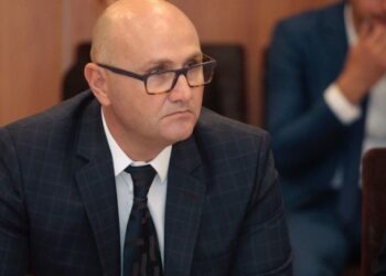 LIROHET ISH-DREJTORI I HIDROKARBUREVE NË AKBN, KLODIAN GRADECI/ GJYKATA VENDOS “ARREST SHTËPIE”