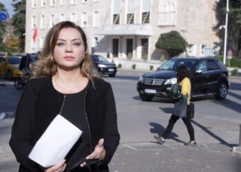 Situata në shkolla, PD: Mijëra të infektuar! Mësuesit të braktisur, 10 prej tyre humbën jetën nga COVID