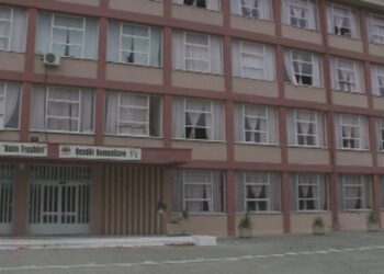 Investigimi/ Pikëpyetje mbi vlerësimin e dëmeve në shkollat që do të financohen nga BE në Durrës. Çfarë zbulon raporti