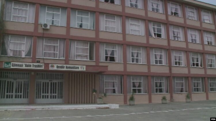 Investigimi/ Pikëpyetje mbi vlerësimin e dëmeve në shkollat që do të financohen nga BE në Durrës. Çfarë zbulon raporti