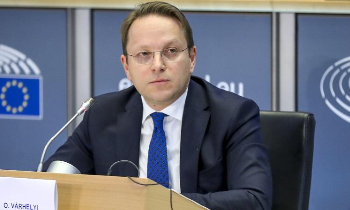 Oliver Varhelyi: BE do të vijojë mbështetjen e Shqipërisë për rindërtimin e shkollave pas dëmeve të shkaktuara nga tërmeti