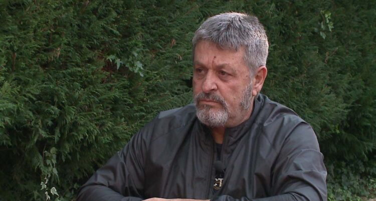 FLET ISH-DEPUTETI QË PA PAMJET NGA MASAKRA E KRUSHËS ME GAZETARËT E BBC/ PEZA: ISHIN TRONDITËSE, KASETA JU DORËZUA OKB!