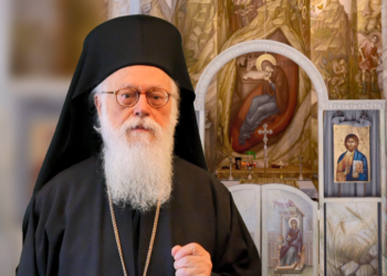 PO KUROHET NË GREQI NGA COVID, KISHA ORTODOKSE TREGON GJENDJEN E JANULLATOS