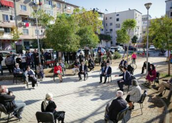 “NUK BLEJMË DOT AS ILAÇE”/ PENSIONISTËT I ANKOHEN BASHËS: TË ARDHURAT NUK NA MJAFTOJNË PËR TË JETUAR
