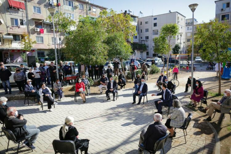 “NUK BLEJMË DOT AS ILAÇE”/ PENSIONISTËT I ANKOHEN BASHËS: TË ARDHURAT NUK NA MJAFTOJNË PËR TË JETUAR
