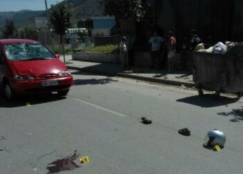 Aksident i rëndë në Lezhë/ Dy makina përplasin për vdekje këmbësorin 61- vjeçar