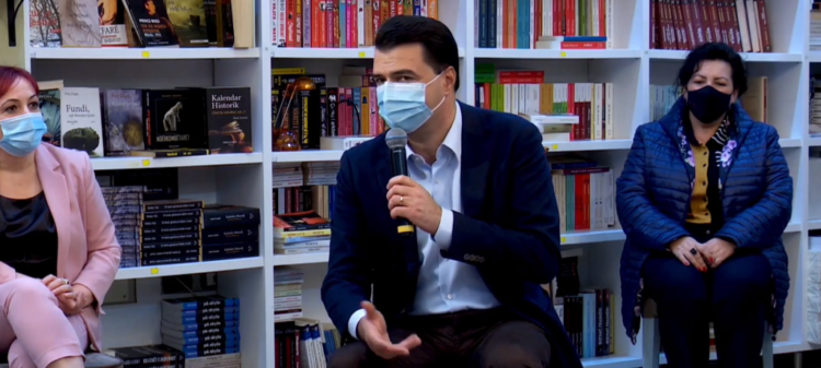 BASHA PREMTIME MËSUESVE: DO JU BËJMË PAGËN MINIMALE 700 EURO