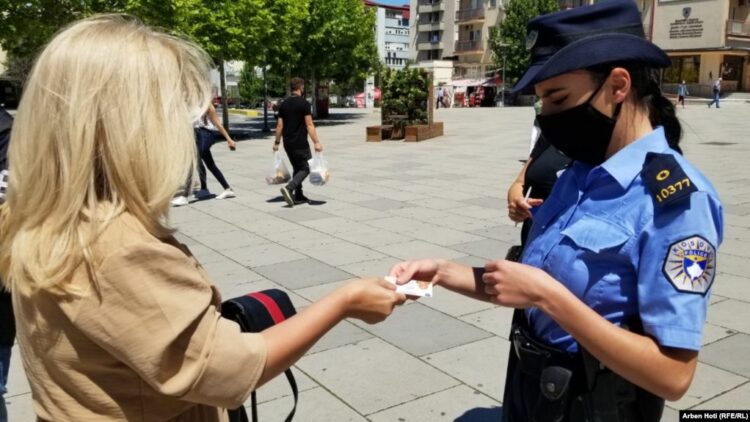 SHKELËN MASAT ANTICOVID, GJOBITEN MBI 750 QYTETARË NË KOSOVË