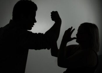 MASAT E REJA KUNDER DHUNËS NË FAMILJE, NGA 18 NËNTORI DËBOHEN NGA SHTËPIA BURRAT QË USHTROJNË DHUNË KUNDËR GRAVE