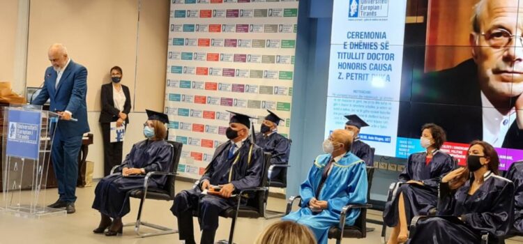 EDI RAMA: PËR HERË TË PARË NË NJË CEREMONI PËR NJË POET TË RRALLË