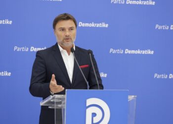 KAPJA E MBI 2 TON KANABIS NË KAMIONIN ME TARGA SHQIPTARE/REAGON ENKELEJD ALIBEAJ