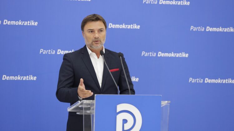 KAPJA E MBI 2 TON KANABIS NË KAMIONIN ME TARGA SHQIPTARE/REAGON ENKELEJD ALIBEAJ