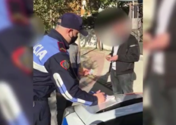 U KAPËN PA MASKË, GJOBITEN 626 QYTETARË, E PËSOJNË EDHE 6 PRONARË LOKALESH