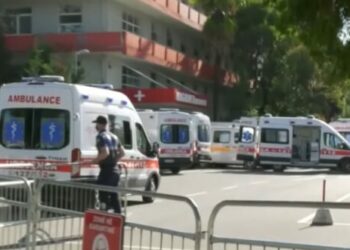 MBUSHET INFEKTIVI, FAMILJARËT NË ANKTH / NUK JEPEN INFORMACIONE PËR PACIENTËT QË JANË TË SHTRUAR NË COVID 1 (video dëshmi)