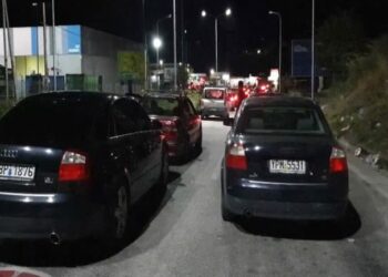 Shqiptari thyen traun e doganës në Kakavijë dhe kalon drejt Greqisë. Mbi të rëndojnë tri akuza