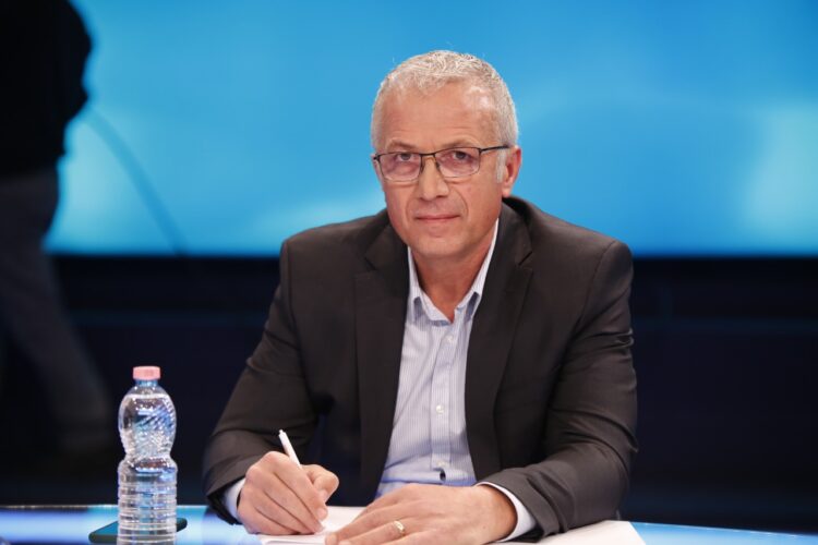 COVID-19 / “Situata është serioze”, mjeku reanimator ngre alarmin : Nëse vijojnë këto ritme, fluksi nuk përballohet