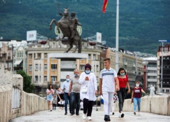 SHIFRA ALARMANTE NË MAQEDONINË E VERIUT, 26 VIKTIMA NË 24 ORËT E FUNDIT SI PASOJË E COVID-19. JA THIRRJA E MINISTRIT TË SHËNDETËSISË