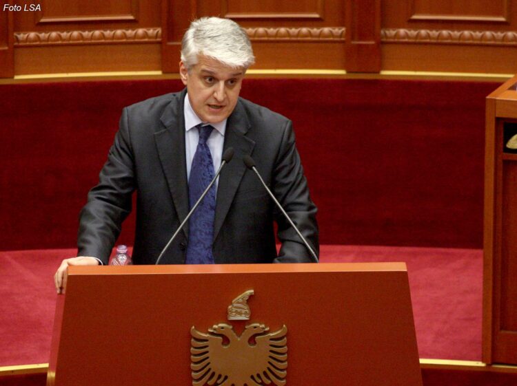 AKUZAT NDAJ ISH-DREJTUESVE TË UÇK-SË/JA ÇFARË THOTË PANDELI MAJKO