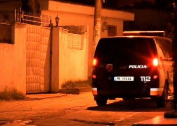 Burri gjendet pa shenja jete në banesë, policia jep detajet