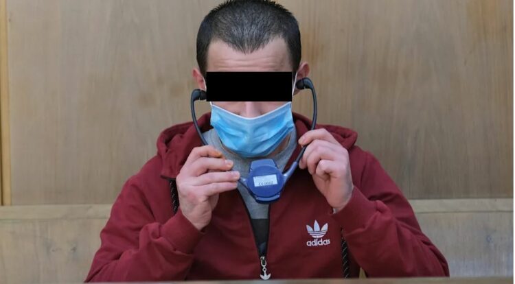 BANDA SHQIPTARE GODET ME THIKË BASHKËATDHETARIN. 20 VJEÇARI I ARRESTUAR : DUA TË KTHEHEM NË SHQIPËRI