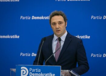 ‘VIRUSI JASHTË KONTROLLLIT, KRYEMINISTRIA MUND TË MBYLLET PËR 15 DITË…’