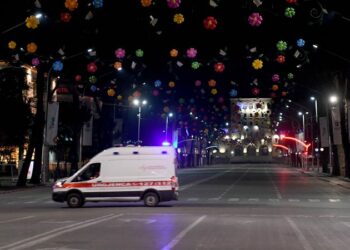 COVID 19/RIKTHEHET KUFIZIMI I LËVIZJEVE /  NGA ORA 22:00 DERI 06:00 TË MËNGJESIT, MBYLLEN  BARET DHE RESTORANTET