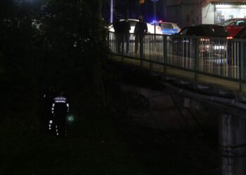 U DOGJ POSHTË URËS SË LANËS, MJEKËT PËRBALLEN ME SKENËN E RËNDË