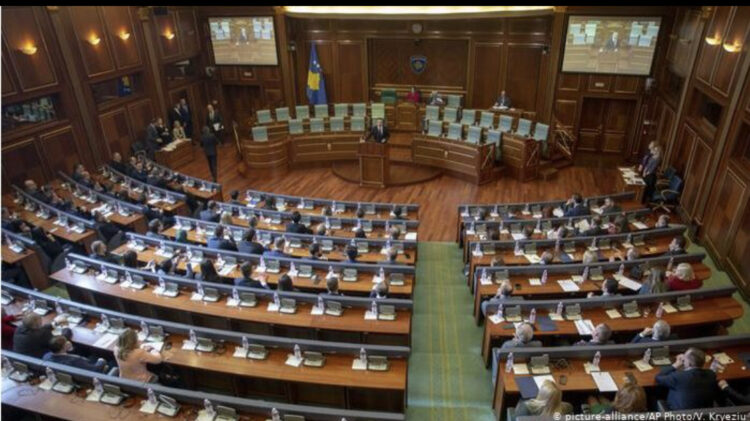 Kosovë/ Nuk ka konsensus për emrin e presidentit të ri
