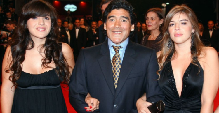 Maradona dhe vajzat e tij