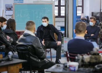 “Në 25 prill do sjellim ndryshimin”- Basha takim me studentët dhe premton: Ne do të mbulojmë 100% tarifat e studimit