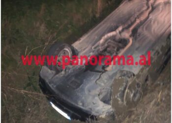 Oficeri i policisë gjyqësore përfundon në pranga, përplas automjeti në gjendje të dehur