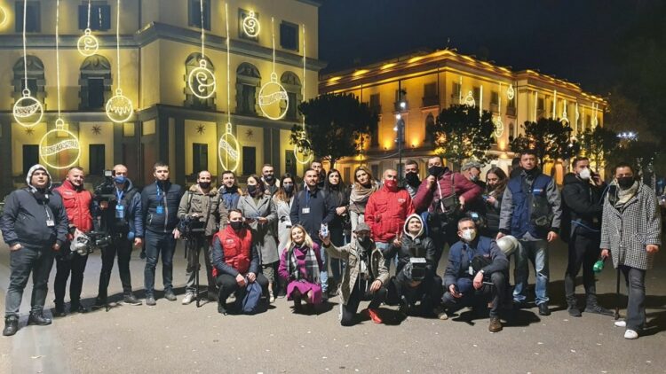 Protestat për vrasjen e Klodian Rashës/ Meta mesazh gazetarëve