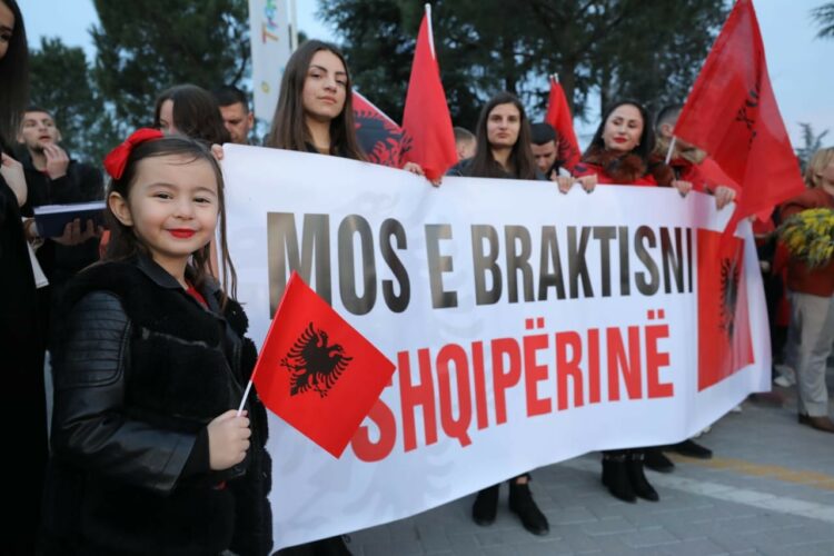 ‘Ritmet e shpopullimit të Shqipërisë dramatike’, Meta: Të bashkohemi të gjithë për t’i thënë ndal